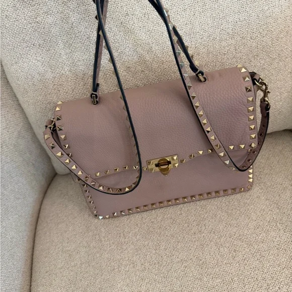 Valentino Pebbled Calfskin Rockstud Flip Lock Top Handle Bag (nude leather) - Picture 2 of 16